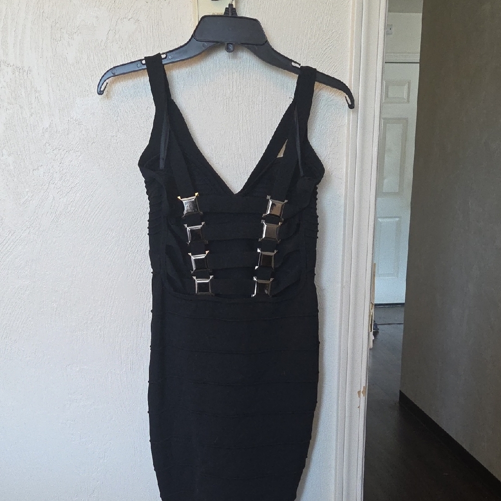 Bebe Black Ribbed V-Neck Bodycon Dress - Picture 8 of 8